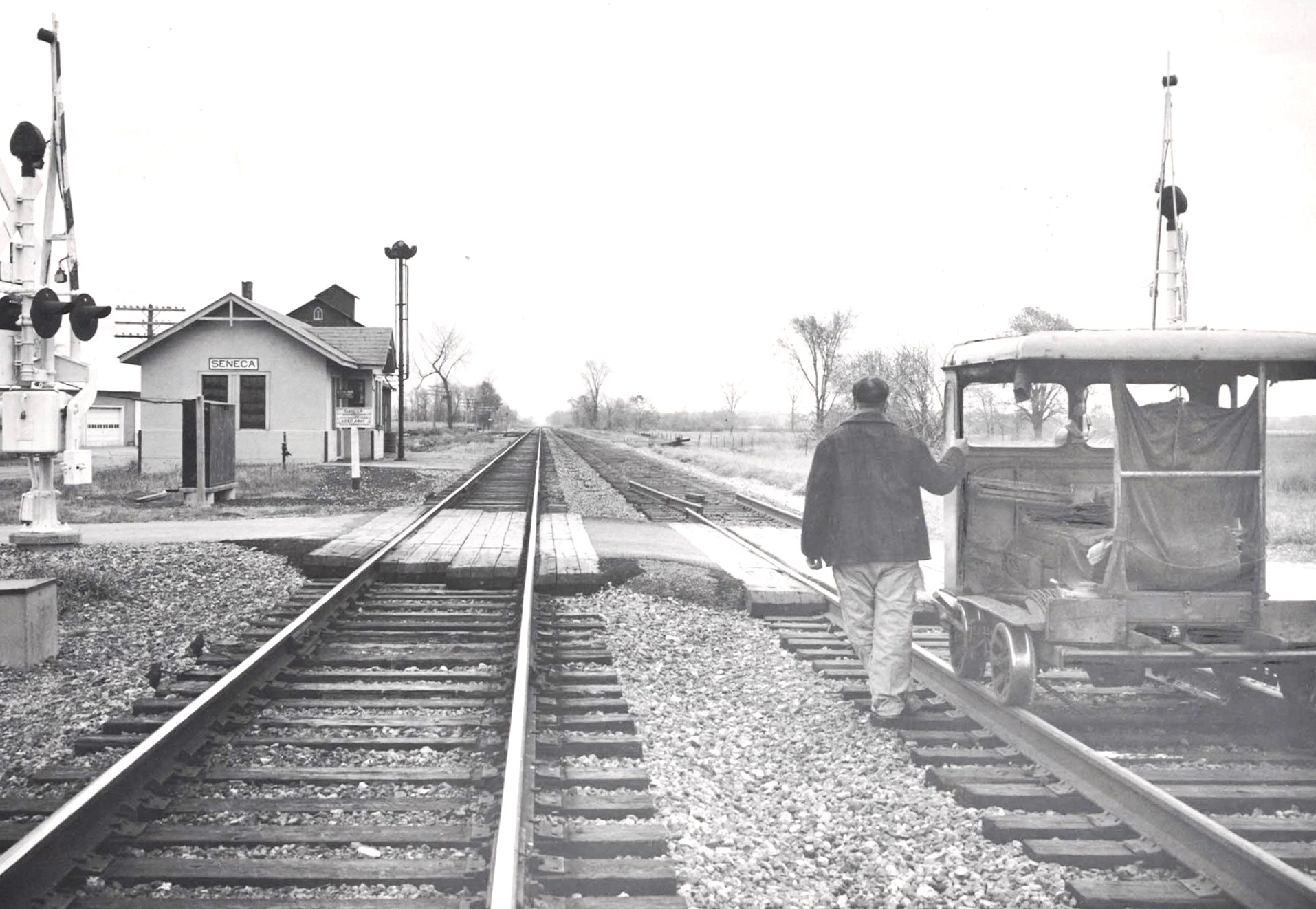 Wabash removing 2nd track at Seneca